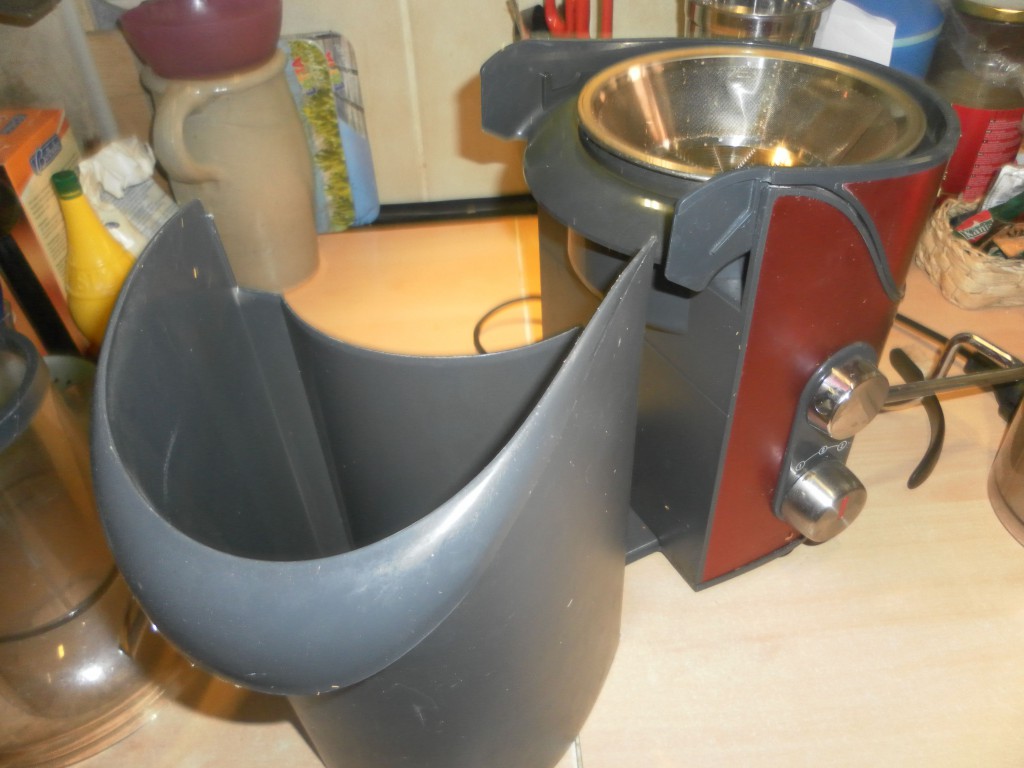 Abgebauter Tresterbehälter des Moulinex JU650G