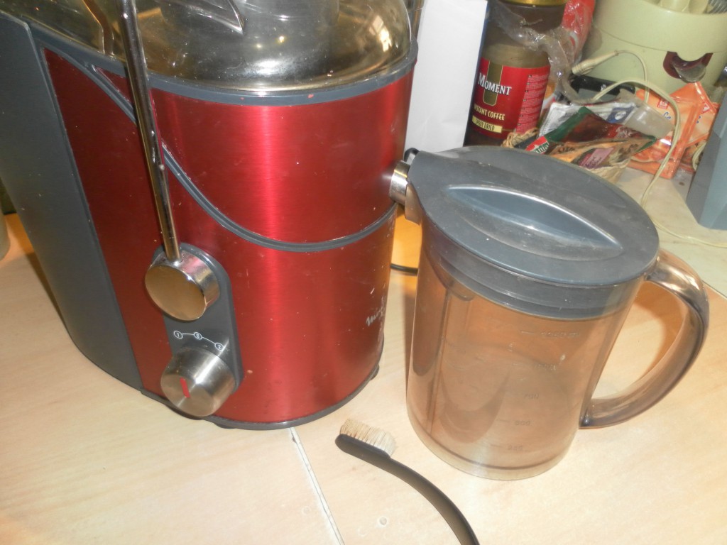 Moulinex JU650G Entsafter XXL mit Saftkaraffe und Reinigungsbürste